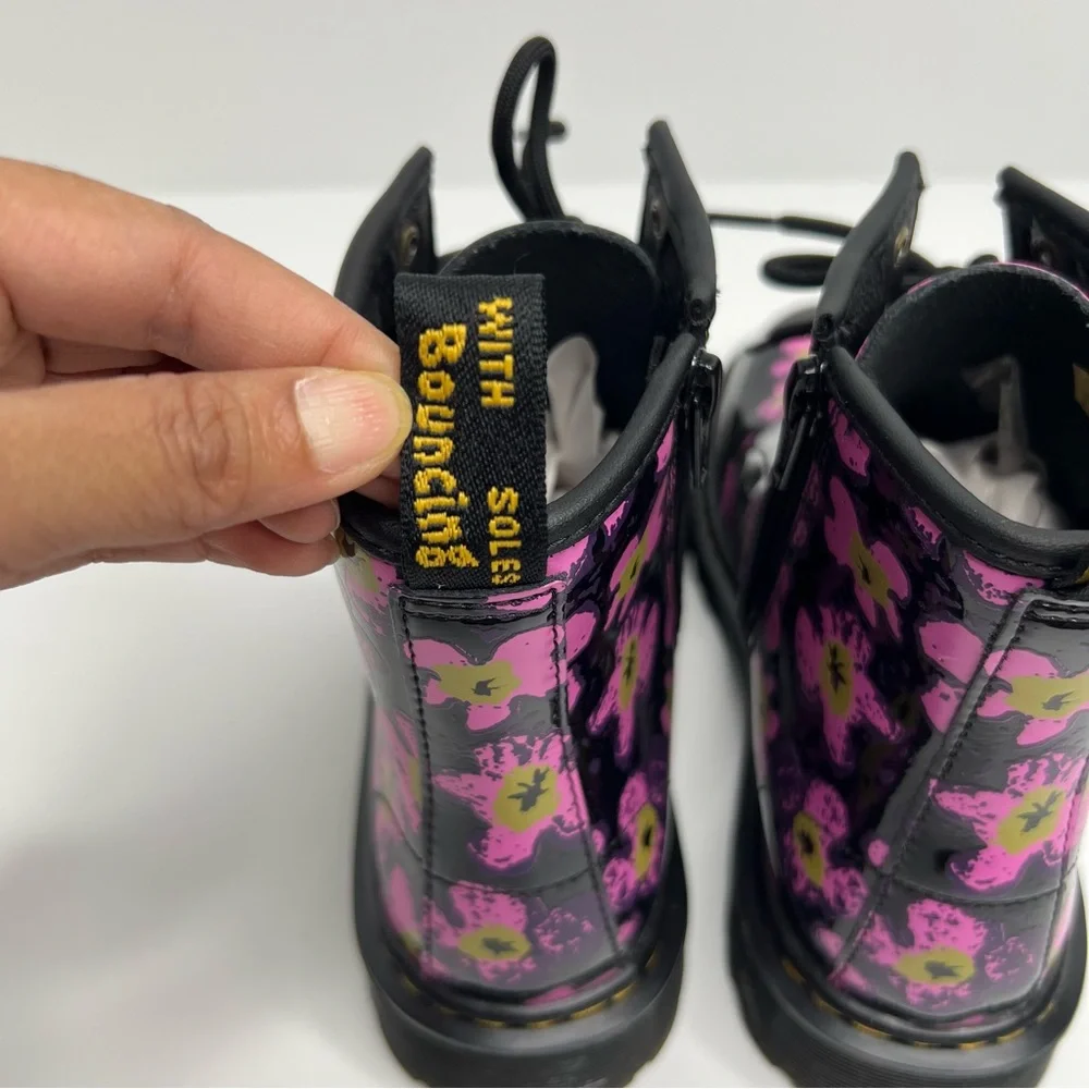 Dr. Martens 1460 Junior Pansey Fayre Patent Lamper Combat Boots Black Pink